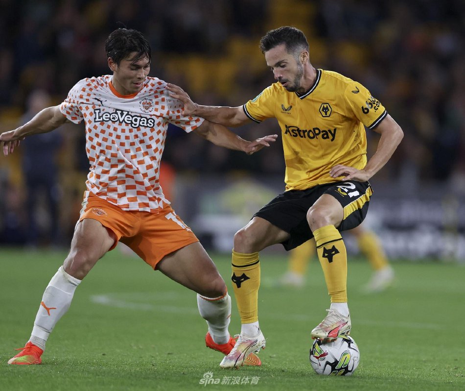 他独进两球 他独进两球